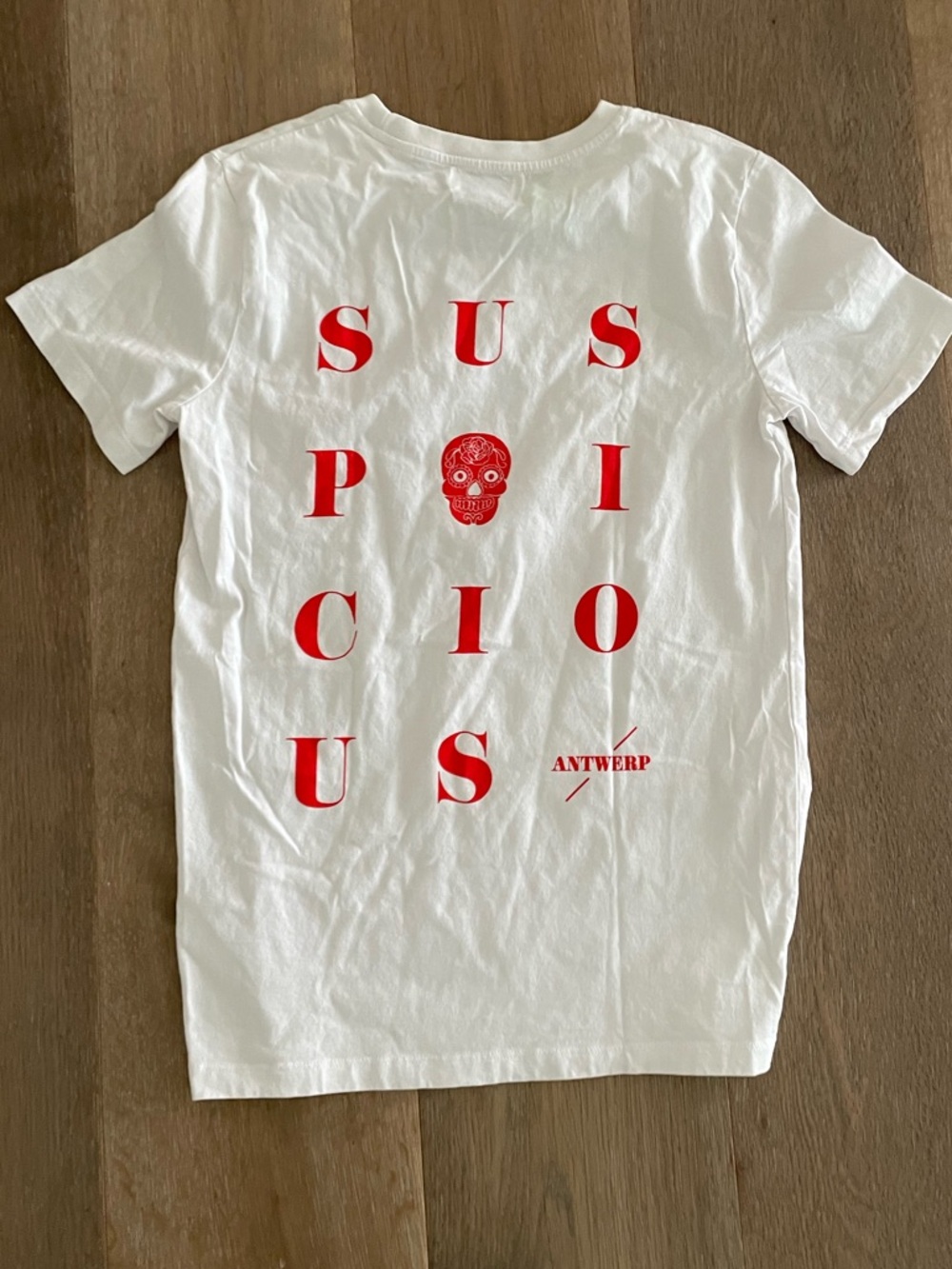Antwerp White Short-Sleeve Tee with Red 'SUSPICIOUS' Graphic small